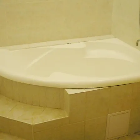Amazing In W/ Wifi And 1 Bedrooms *